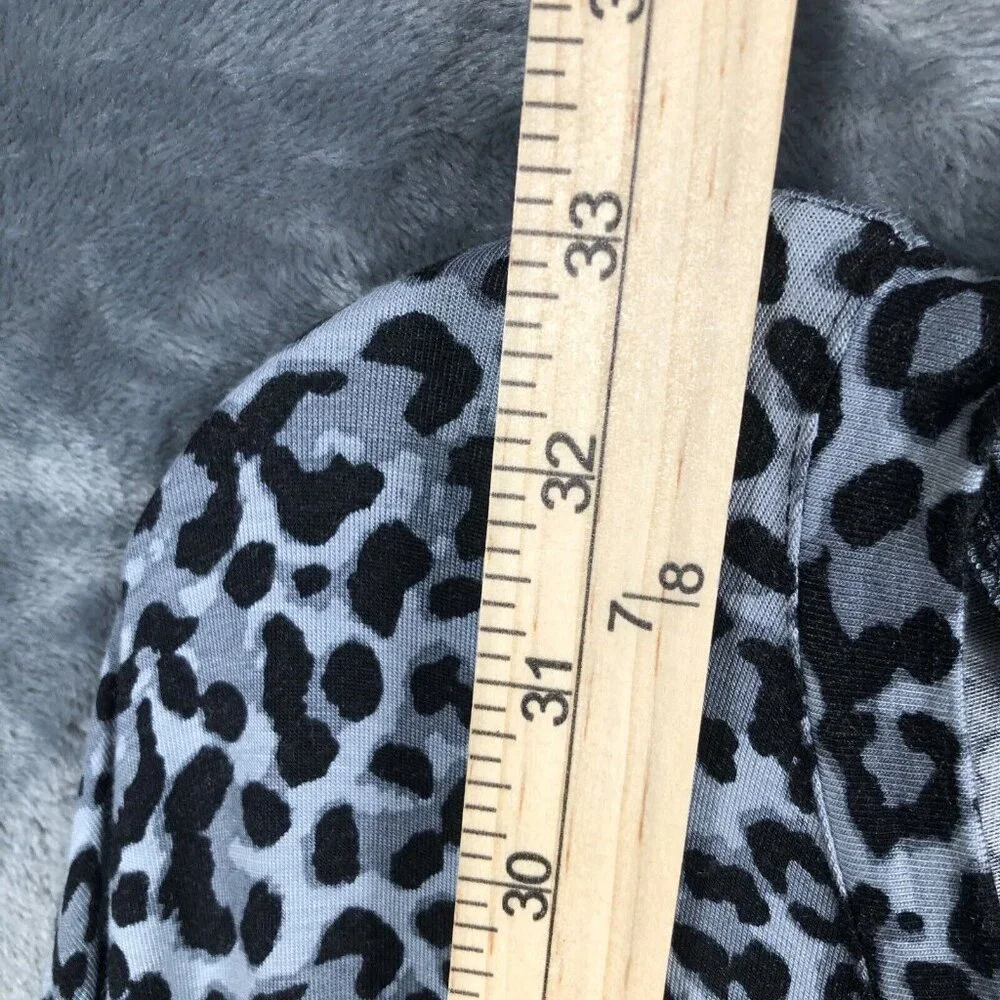 Zenana Grey Cheetah￼ Print Loose Fit Long Length Top Women's Size Medium - Picture 11 of 12